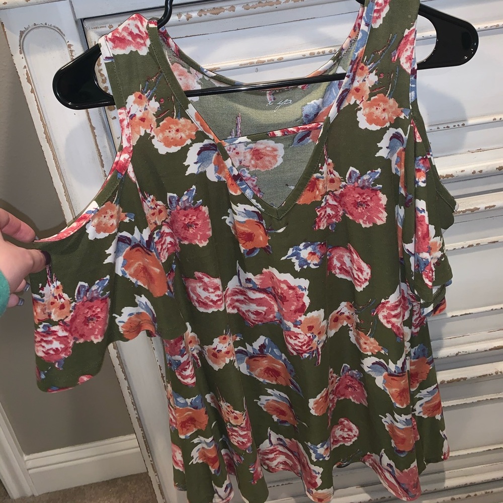 olive green/floral cold shoulder top
